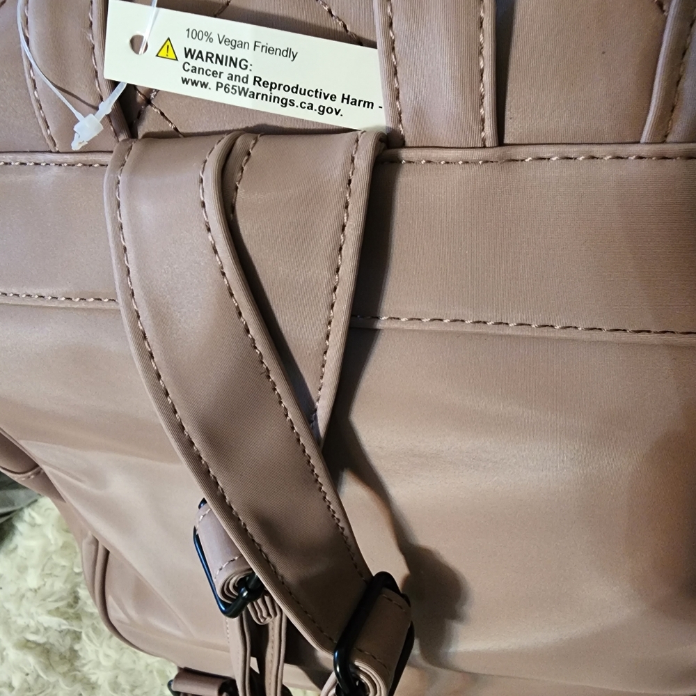 Backpack - Picture 3 of 7